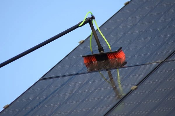Blink Diensten kan ook uw zonnepanelen reinigen